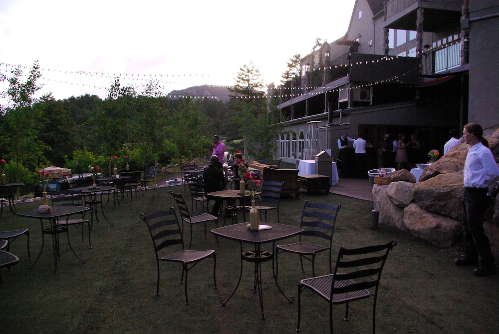 Arrowhead Manor Bed & Breakfast Inn & Event Center