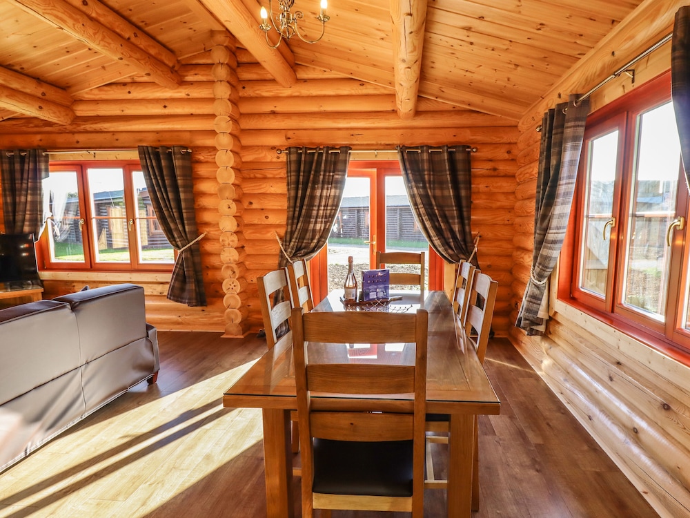 Holly Lodge