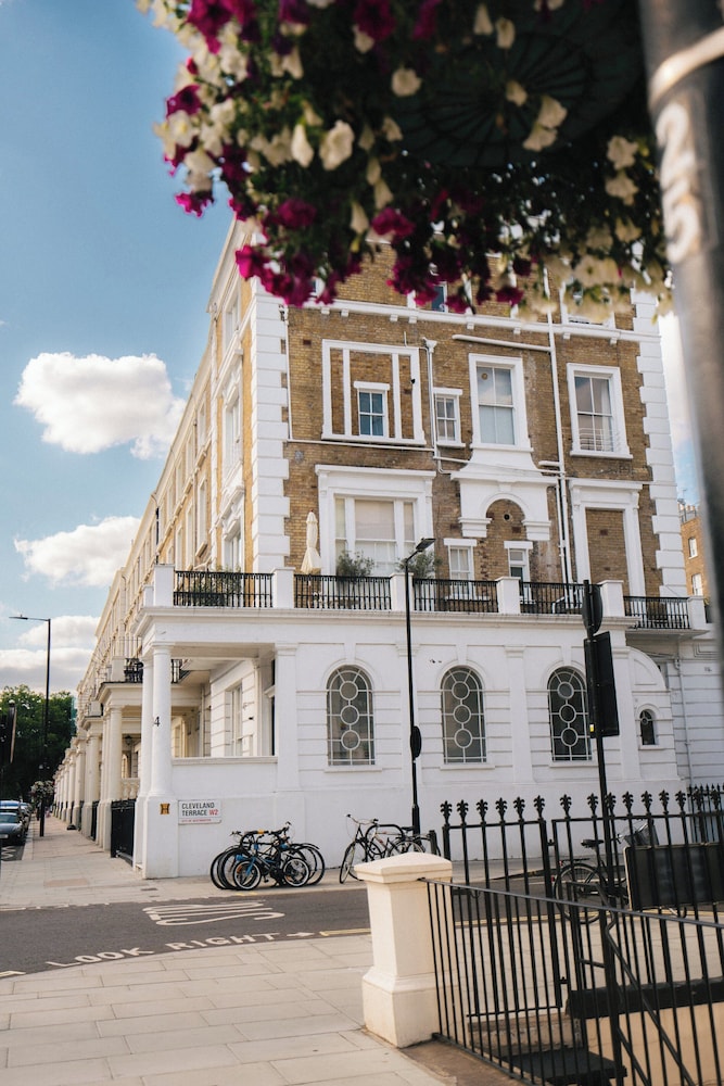 Stylish London Apartment in Hallfield Estate