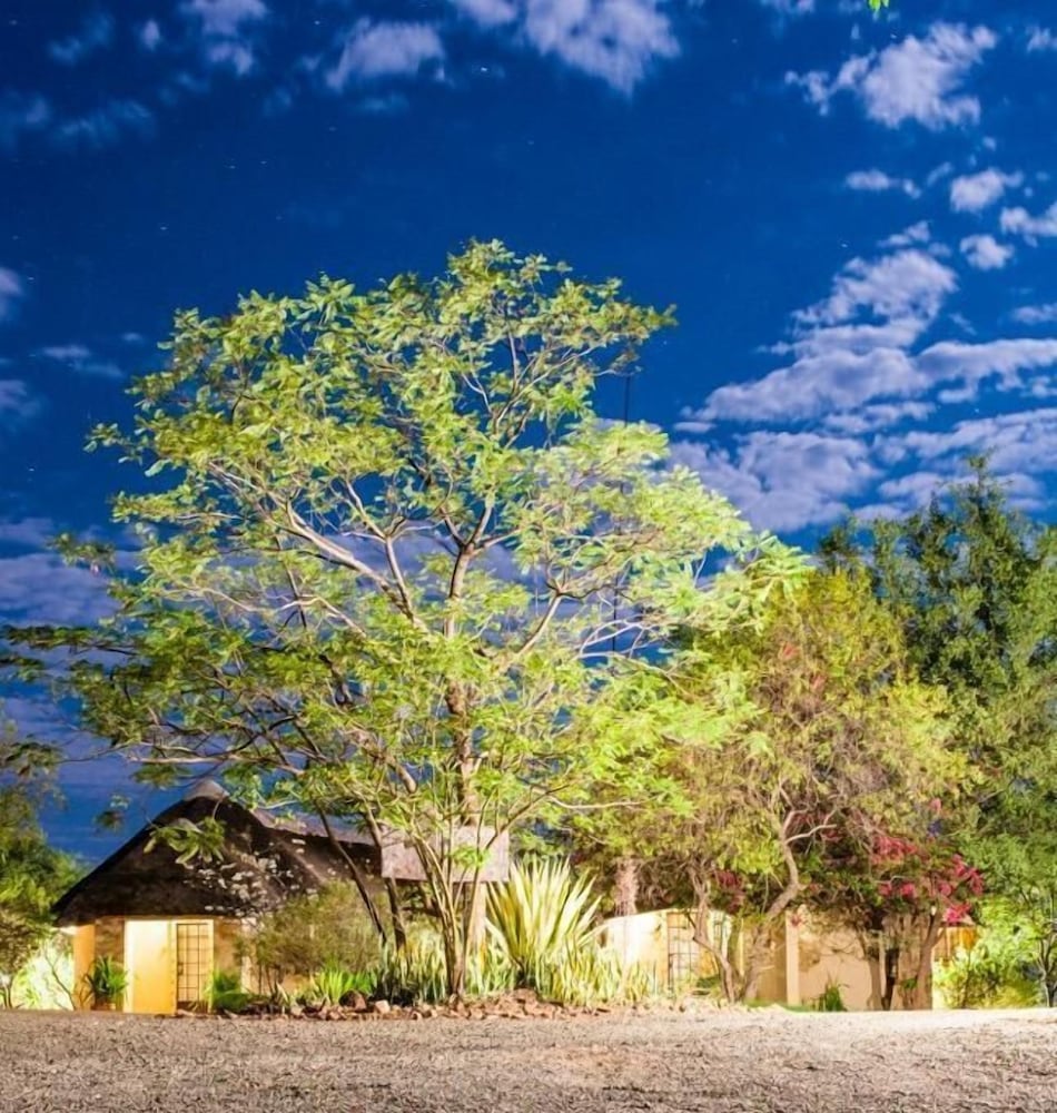 Lesoma Valley Lodge