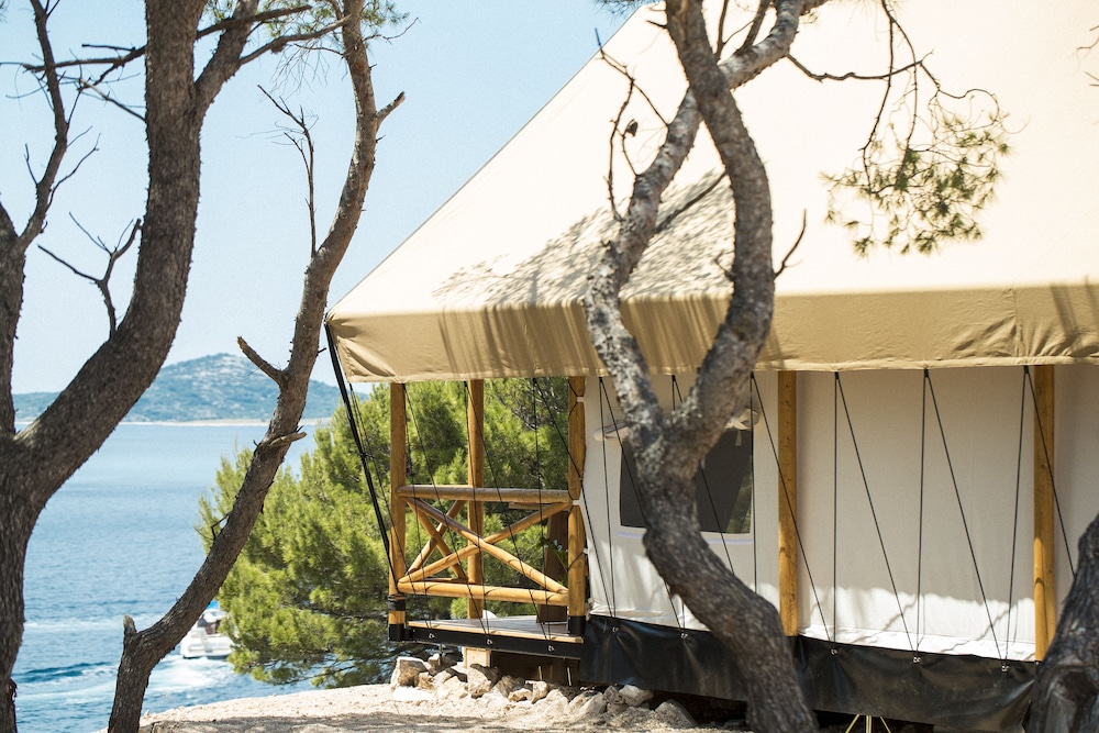 Obonjan Island Resort (film set of Virgin Island show)