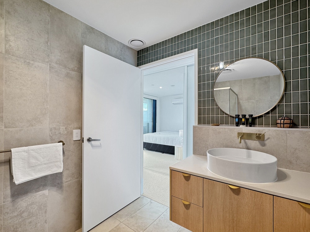 Deluxe 3-bed Unit With Views