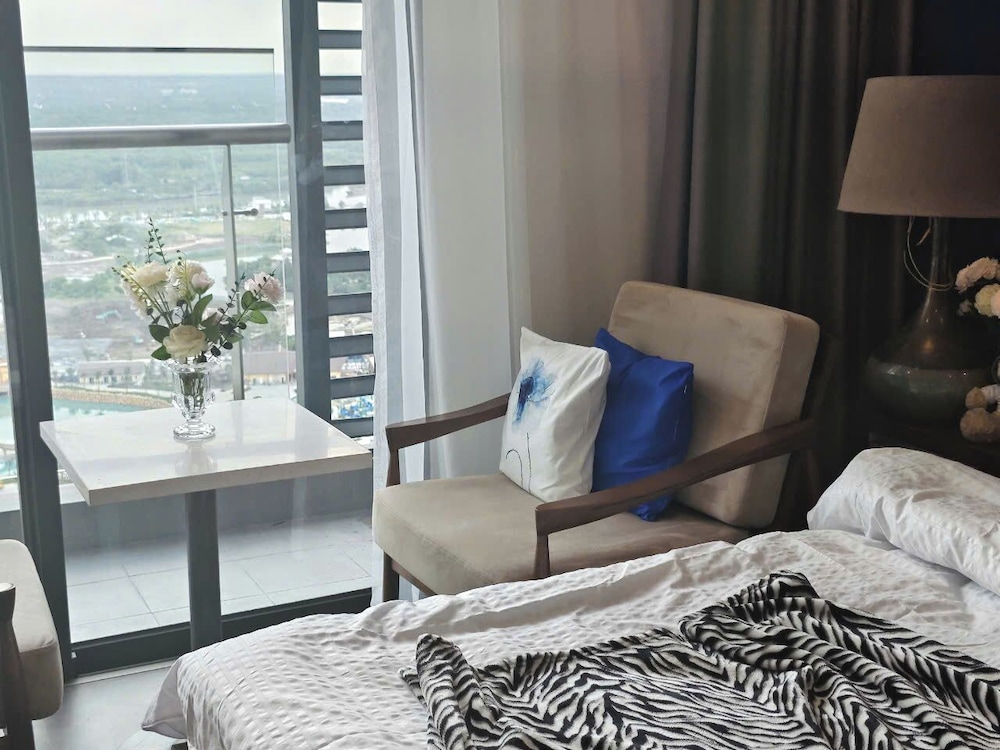 COZY- Vinhomes Grand Park Apartments