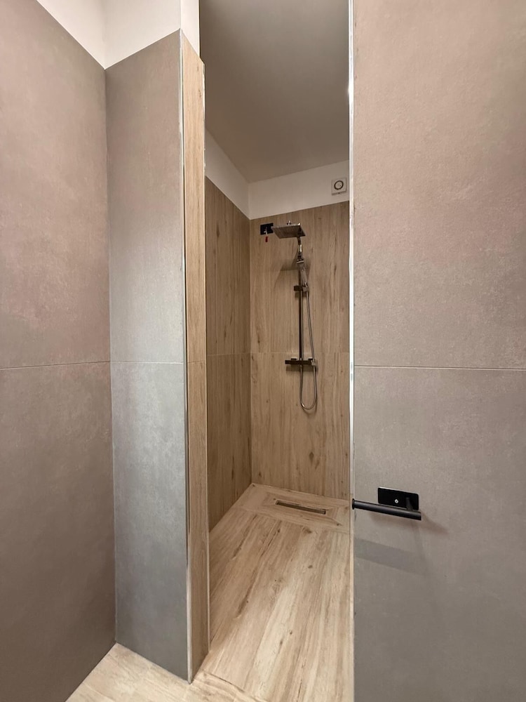 5 Terre hub suite