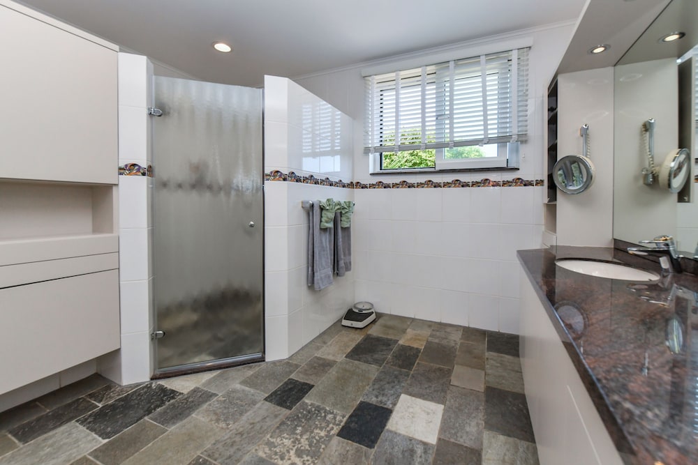 180 Ocean View 2 min to Beach Jacuzzi