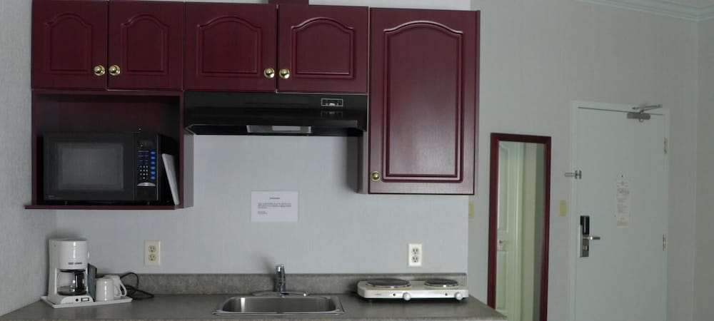 Fort Mcmurray Vacations - The Bridgeport Inn - Property Image 11