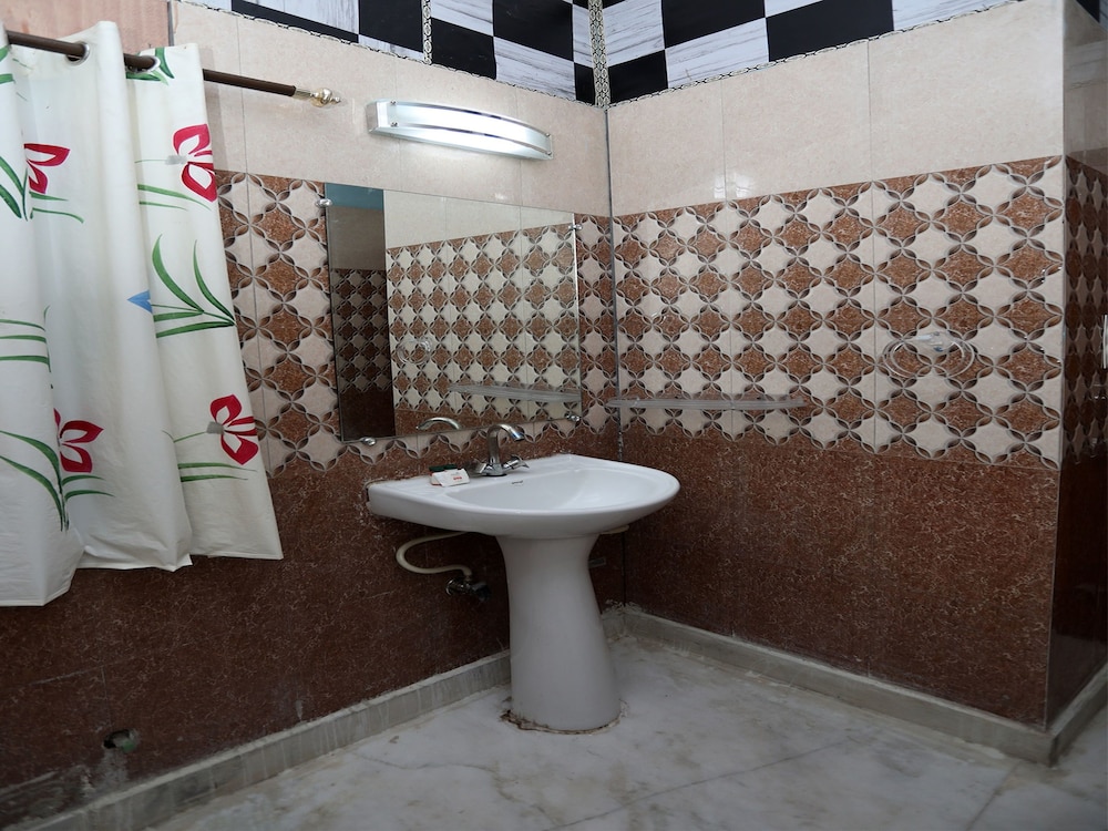 OYO 270 Home Stay Inn
