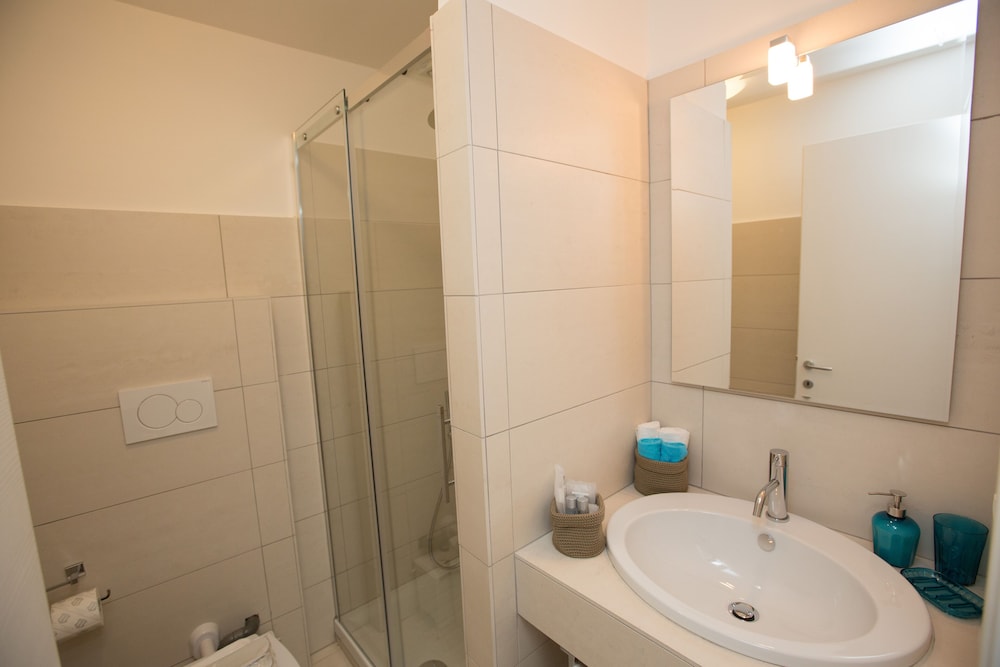 Ad 2015 Guesthouse