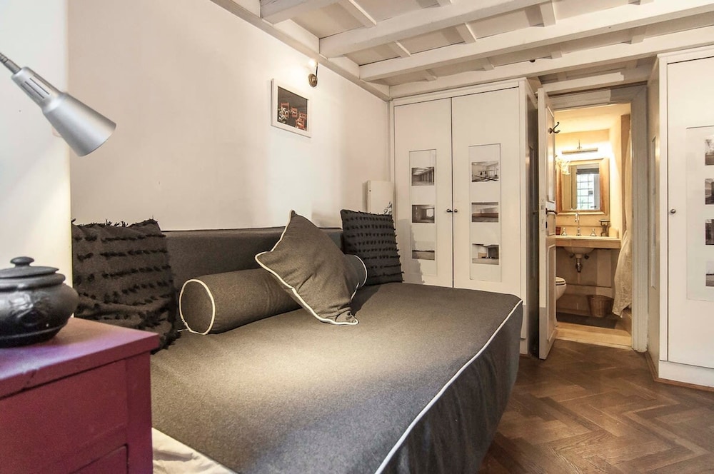 Rome an Aristocratic Apartment in Historic Palace Near the Piazza Navona