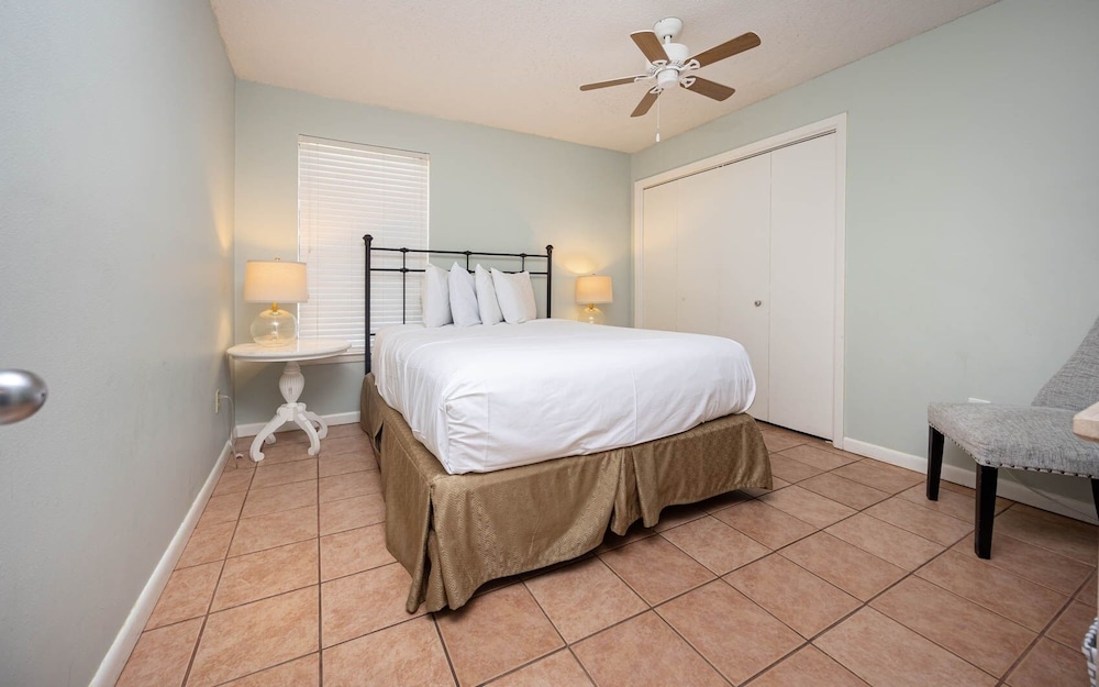 Phoenix I 1071 3 Bedroom Condo