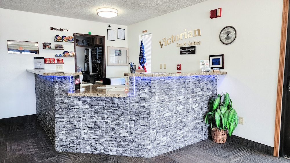 Victorian Inn & Suites view 2