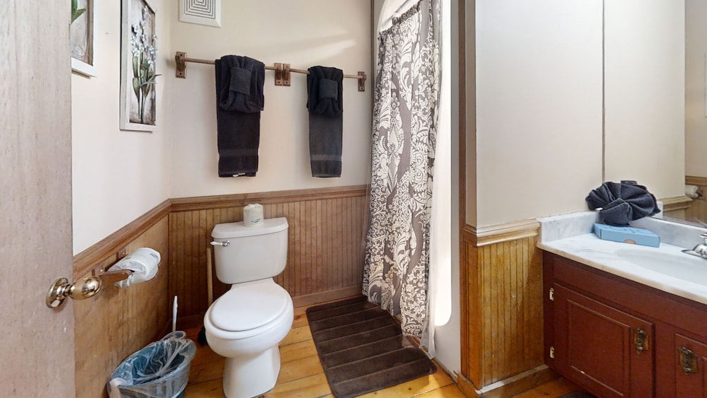 Sweet Scarlet Rose 4 Bedroom Cabin