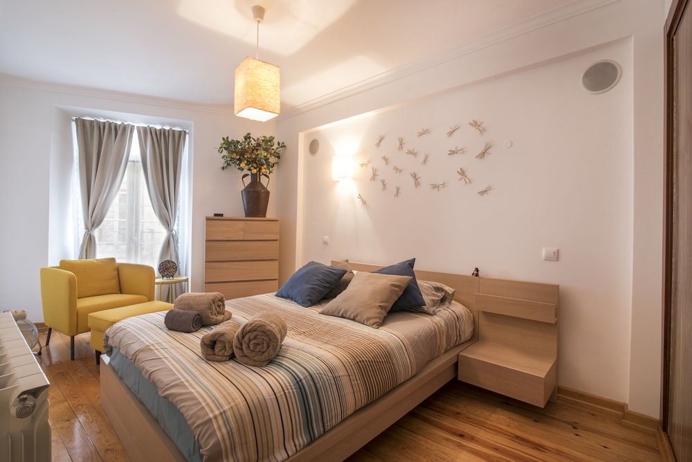 Grand Parliment Duplex by Homing