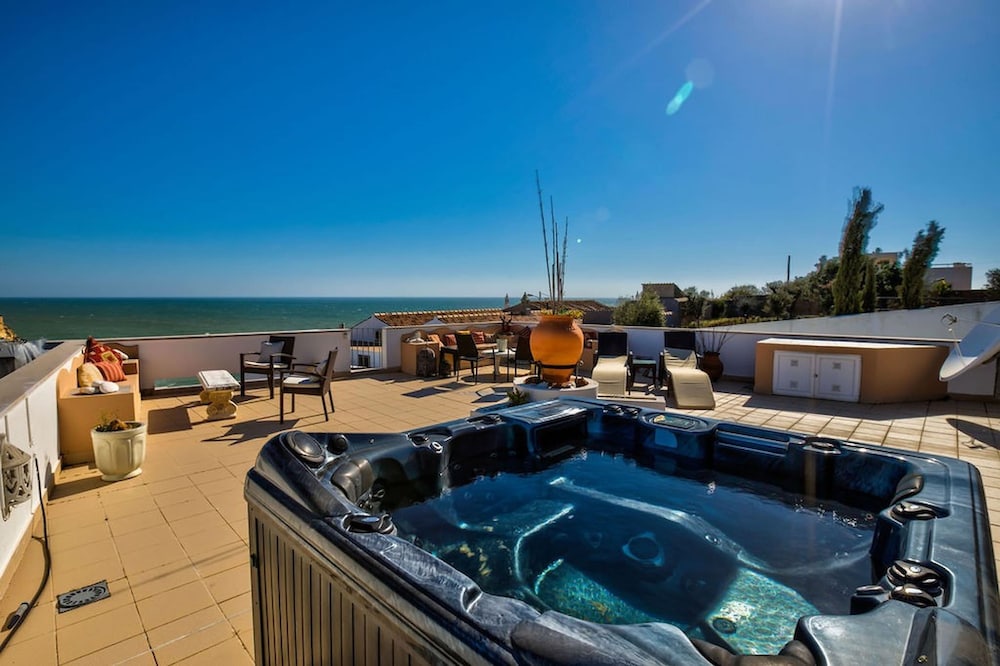 Carvoeiro Bay D Townhouse With Roof Top Jacuzzi
