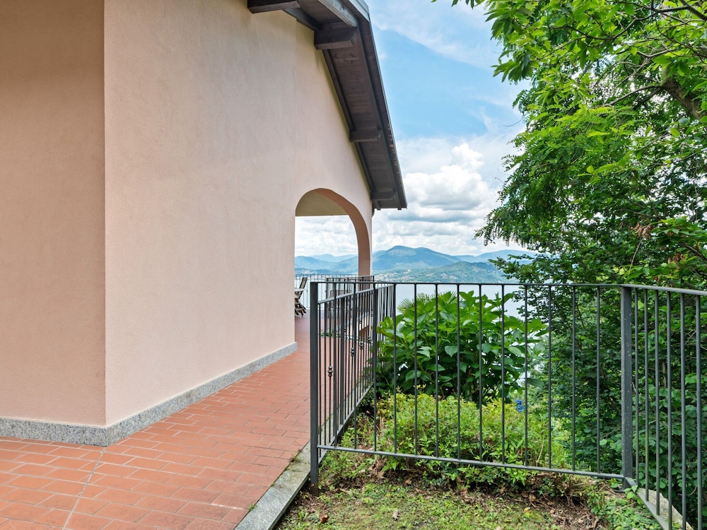 Residential Complex With Panoramic Views and Pool photo 5