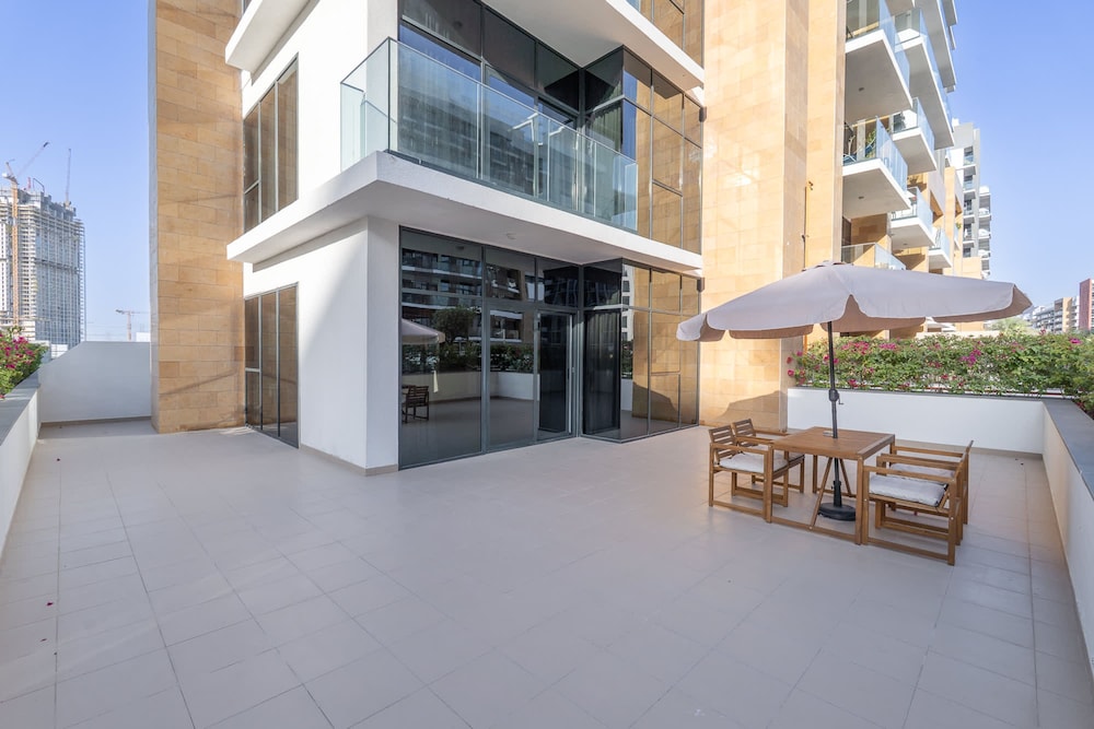 Indulging 1 Bedroom in Azizi Riviera 6