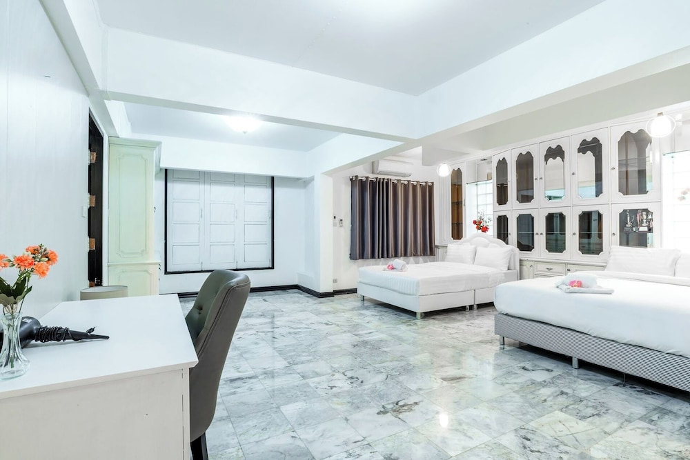 Jomtien 5BR Beach Pool Villa JB5