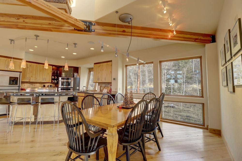 11 Stormwatch Circle 4br 3.5ba 4 Bedroom Home