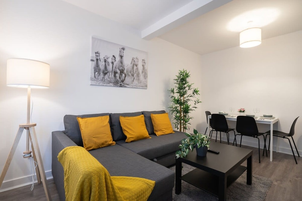 2 Bedroom Apartment-free Parking