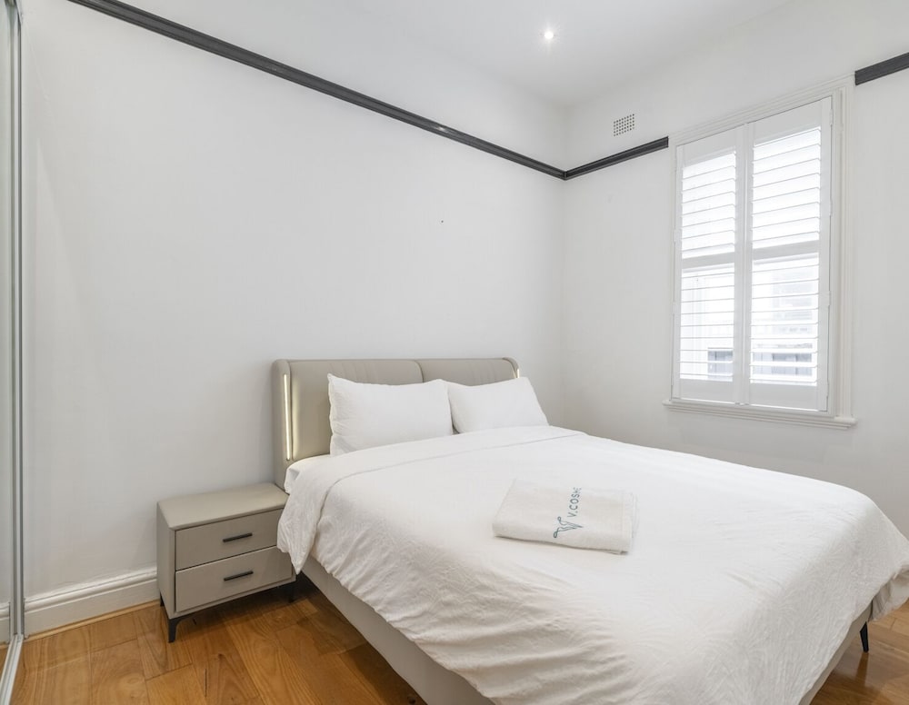 KozyGuru | Rose Bay | 3BR Steps to Beach + Parking — Sydney