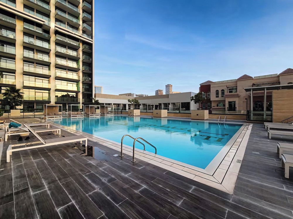 Luxury 1BR 2 Baths JVC