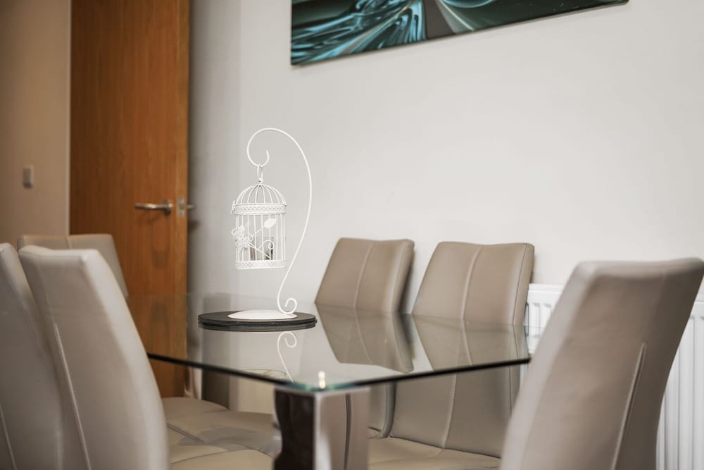 Heathrow Living Serviced Apartments by Ferndale