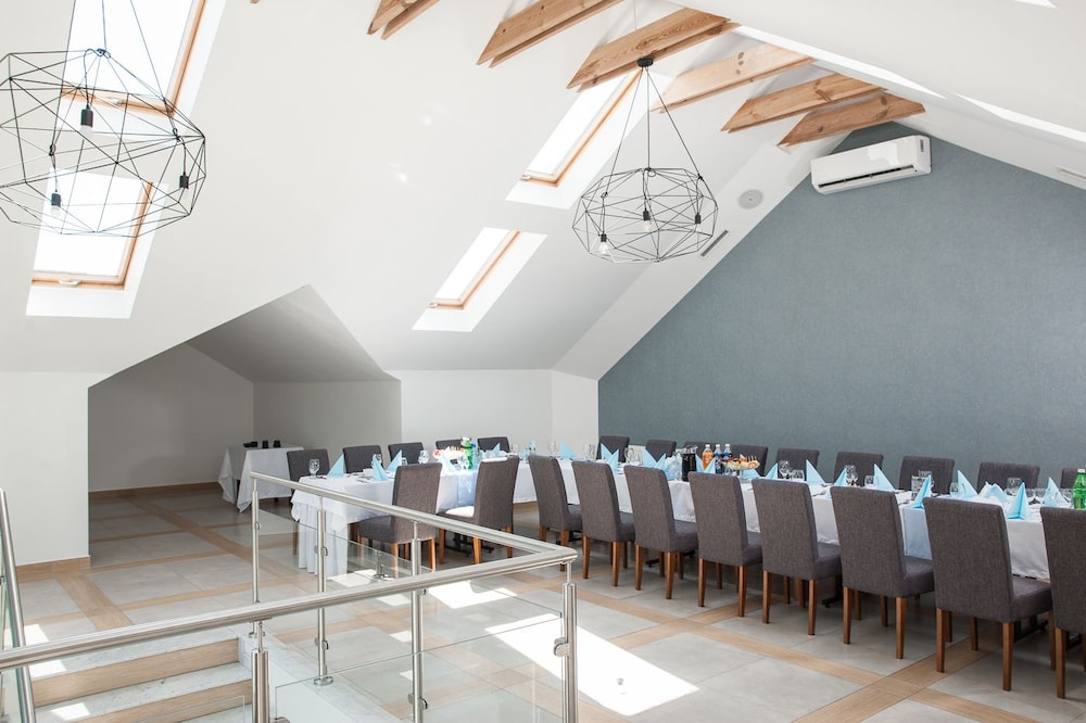 meeting & event spaces