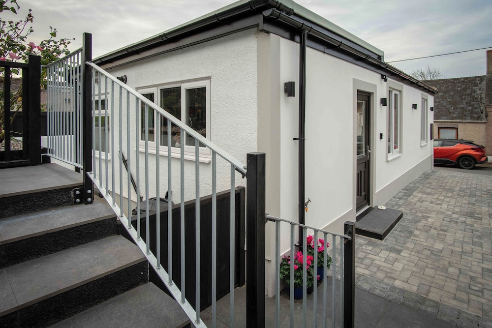Wiston Street - 2 Bedroom Holiday Home - Pembroke