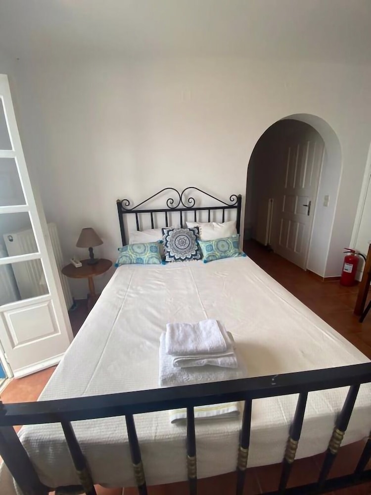 Aeolos Apartments