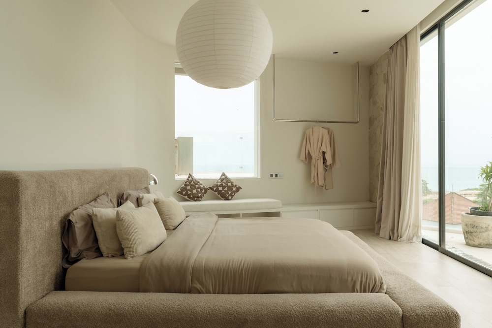 Lux Retreat 4BR Ocean Villa in Uluwatu