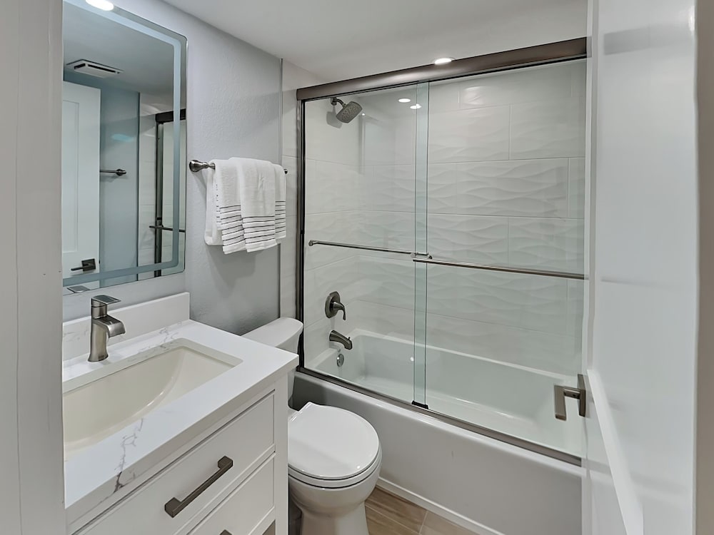 Seaside 4 by Distinctive Beach Rentals