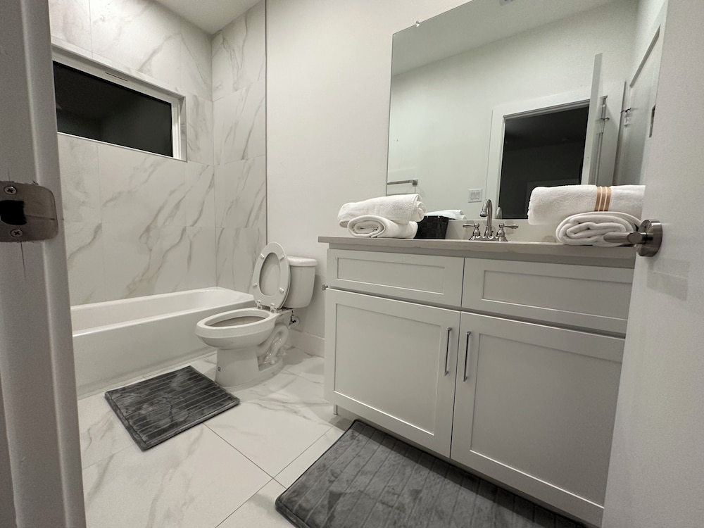 Luxury 3BR for Families Nurses and Group