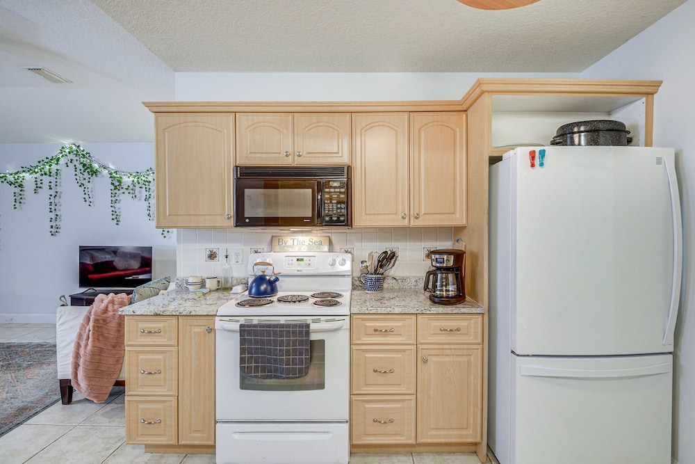 Palm Coast Vacation Rental < 1 Mi to the Beach!