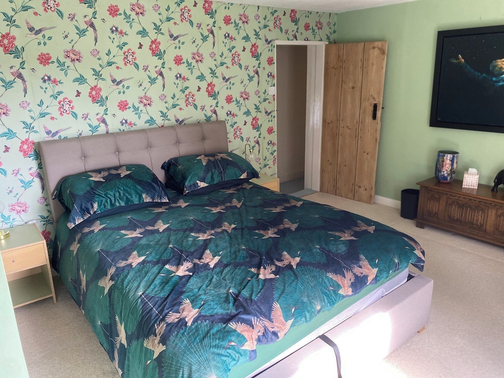 Guys Head Cottage