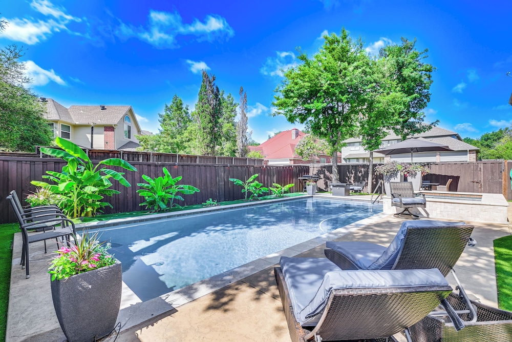 Relax By Pool, Soak in Hot Tub: Plano Home