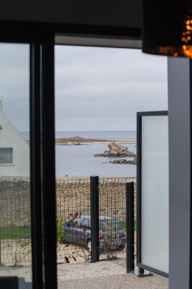 Apartment in Porspoder Near Plage du Bourg