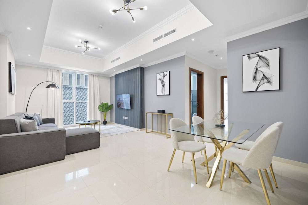 Pure Living - Beautiful 1BR With View of Burj Khalifa