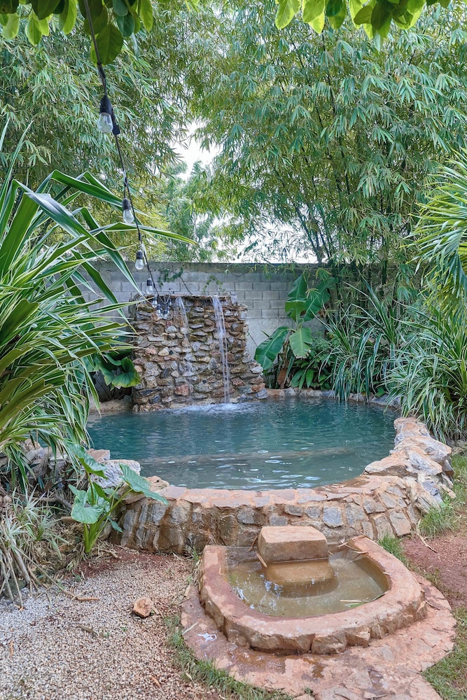CHALET TROPICAL Hotel & Restaurant-Pizzeria