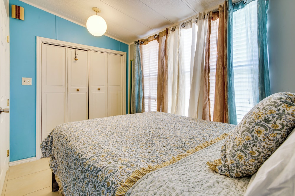 4 Mi to Beach: Home w/ Pool & Golf in Port Isabel!