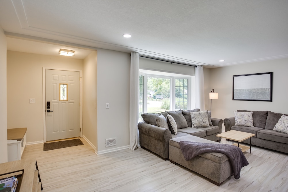 Cozy Minneapolis Home w/ Air Hockey, Near Downtown - Property Image 22