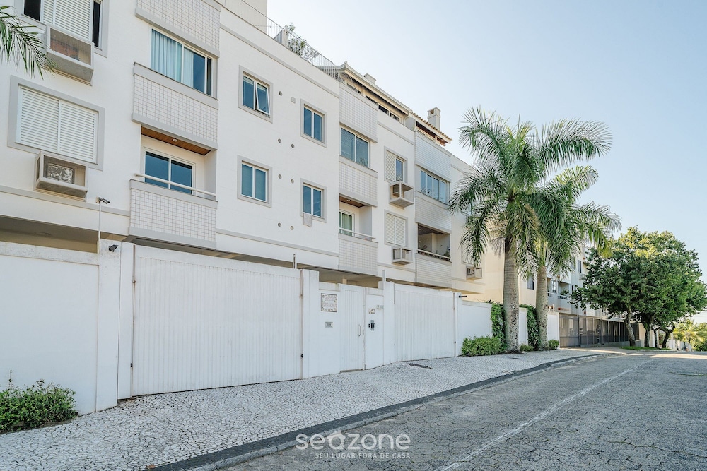 Apartment With Balcony in Lagoa Pir0014