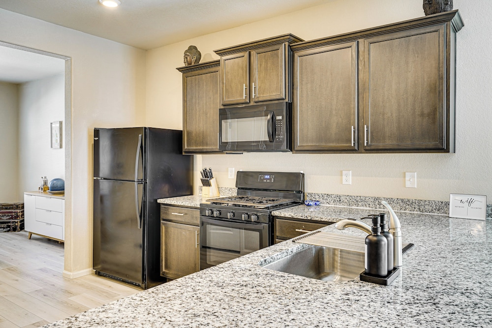Hike, Sightsee & Explore: Home in Colorado Springs