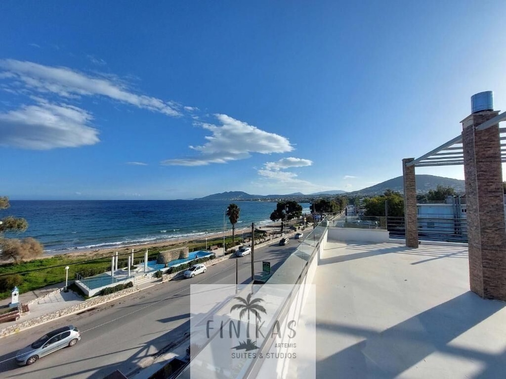 Finikas Suites & Apartments by Airstay