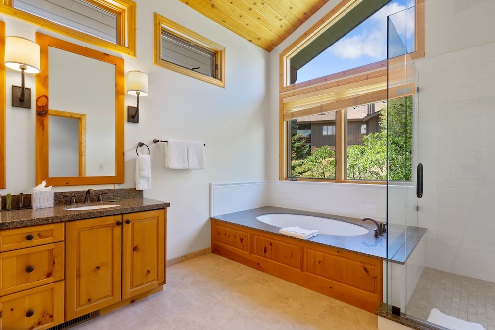 Trail's End Lodge at Deer Valley Resort - Four Bedroom Residence with Spa #18 4 Condo