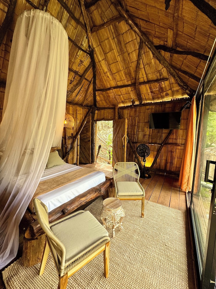 Akasha suites