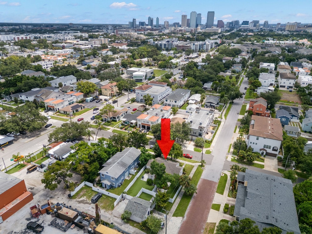 NEW Soho Sanctuary - Gorgeous Apartment Steps to S Howard Ave With Fenced Yard