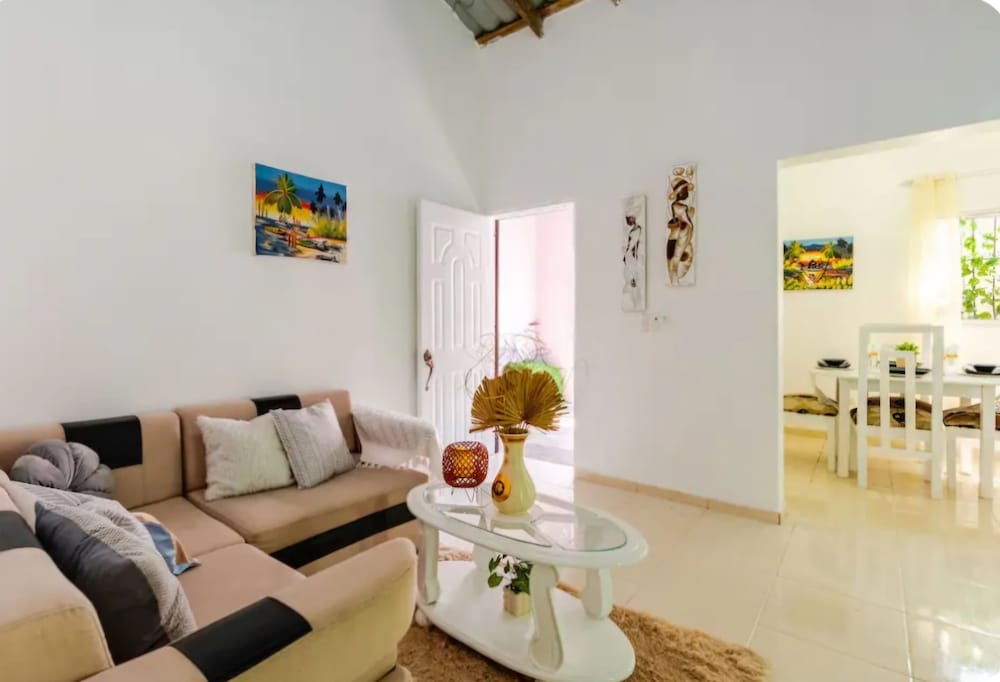 Escape to Puerto Plata, Cozy 2BR Loft in Las Mercedes, 5 Min From Beaches