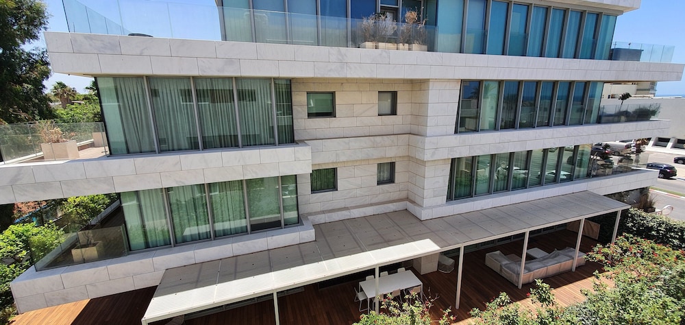 Beautiful Apartment Near Beach H1