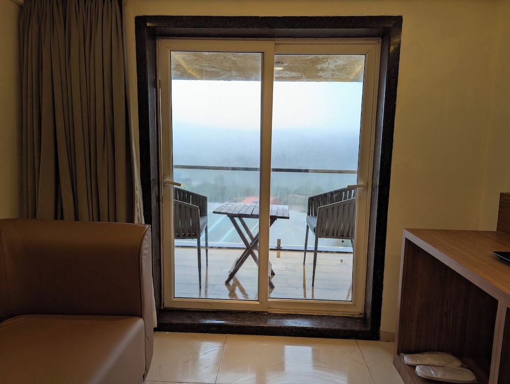 Savyasaachii Hotel, Mahabaleshwar - Pure Veg