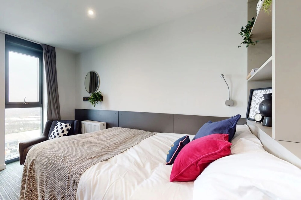 For Students Only Chapter Ealing in North Acton